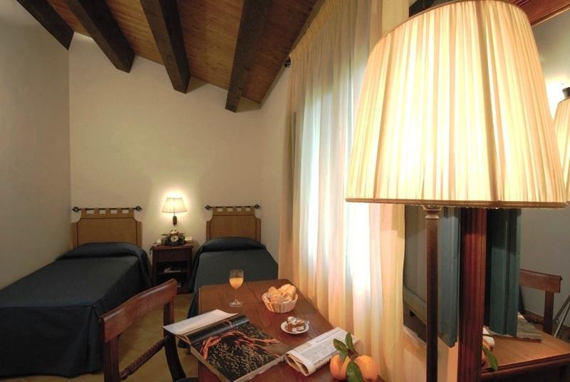 Hotel Relais Angimbe Calatafimi Exteriör bild
